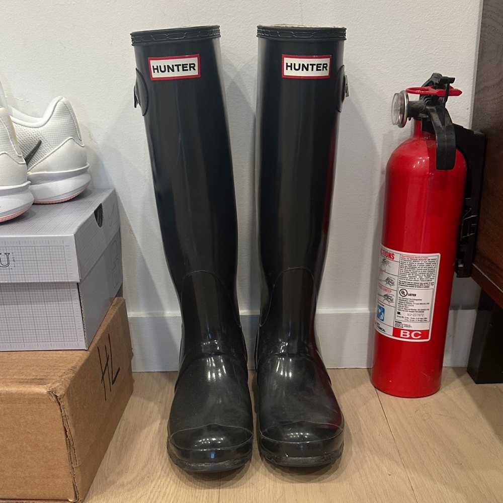 Hunter Glossy Black Rain Boots